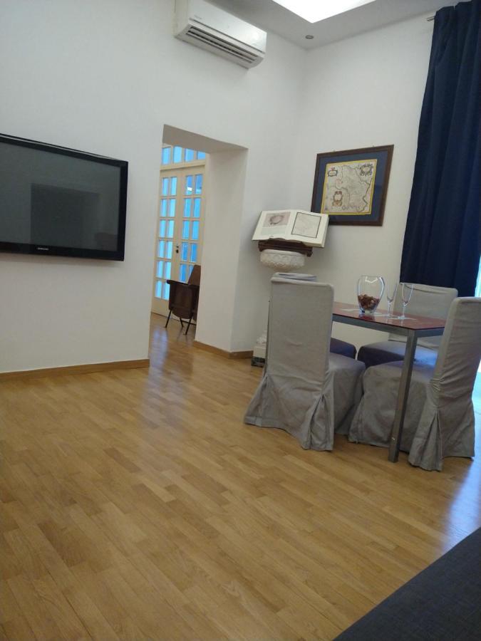 La Dimora Dei Borbone Appartement Napels Buitenkant foto